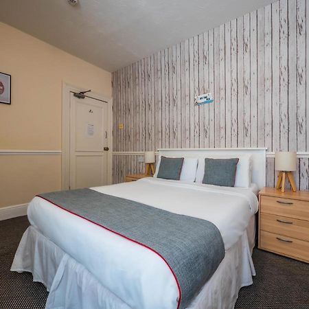 Oyo Pier Hotel Rhyl Eksteriør bilde