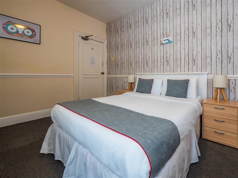 Oyo Pier Hotel Rhyl Eksteriør bilde