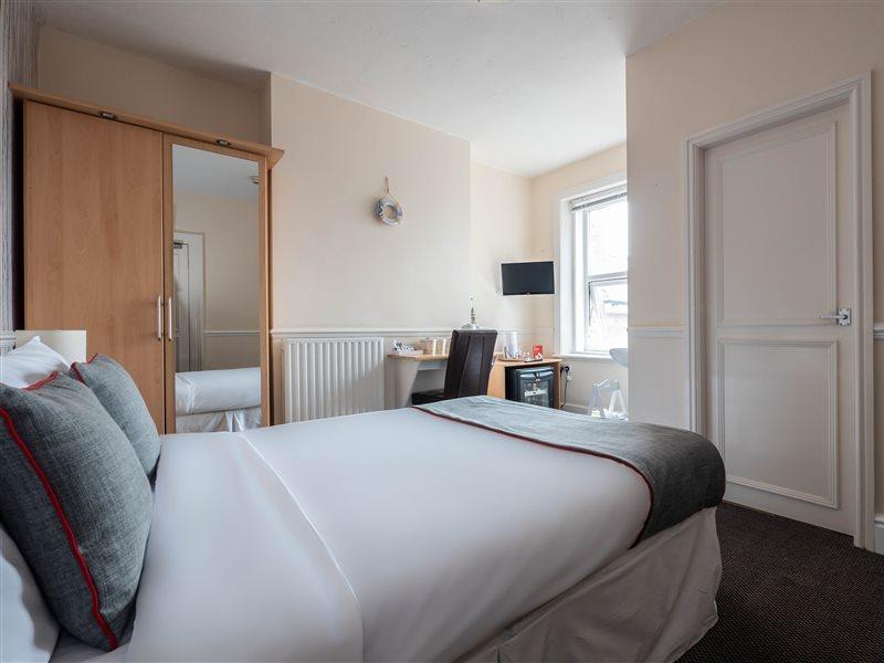 Oyo Pier Hotel Rhyl Eksteriør bilde