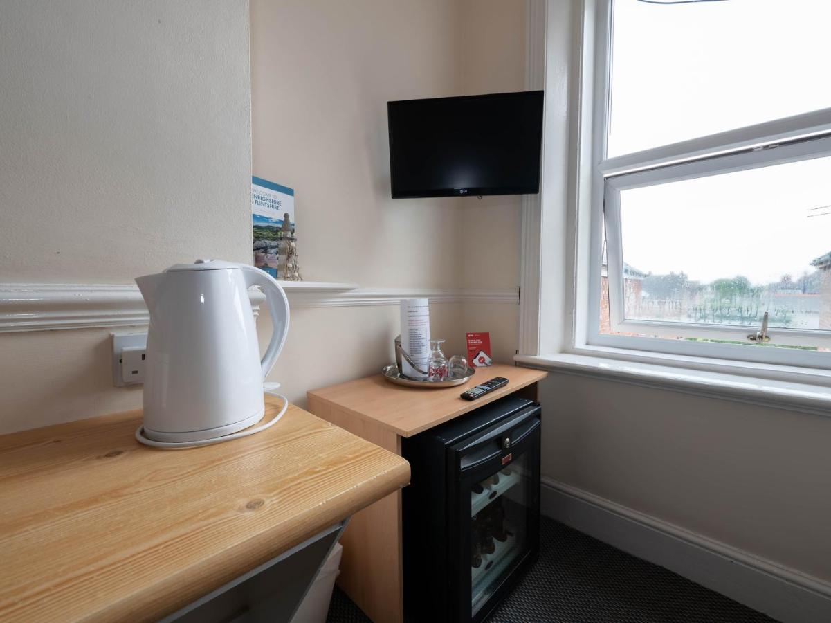 Oyo Pier Hotel Rhyl Eksteriør bilde