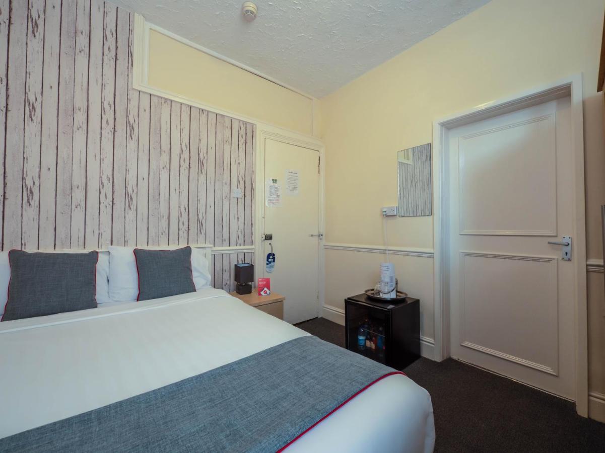 Oyo Pier Hotel Rhyl Eksteriør bilde