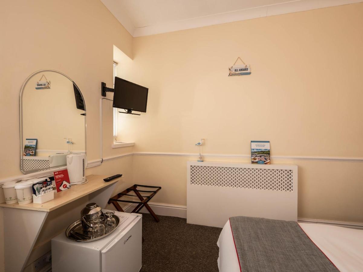 Oyo Pier Hotel Rhyl Eksteriør bilde