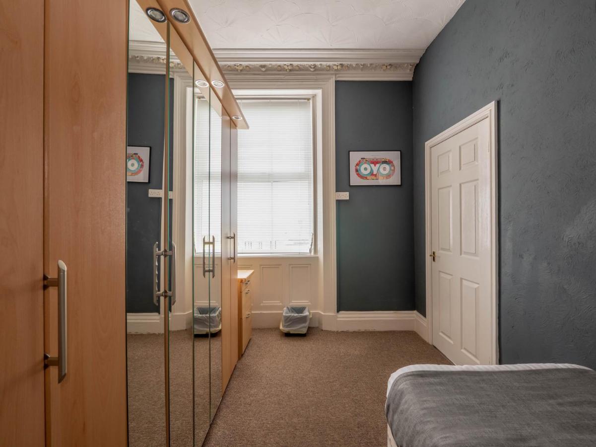 Oyo Pier Hotel Rhyl Eksteriør bilde