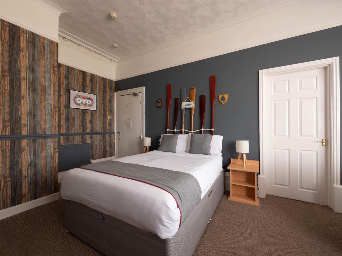 Oyo Pier Hotel Rhyl Eksteriør bilde