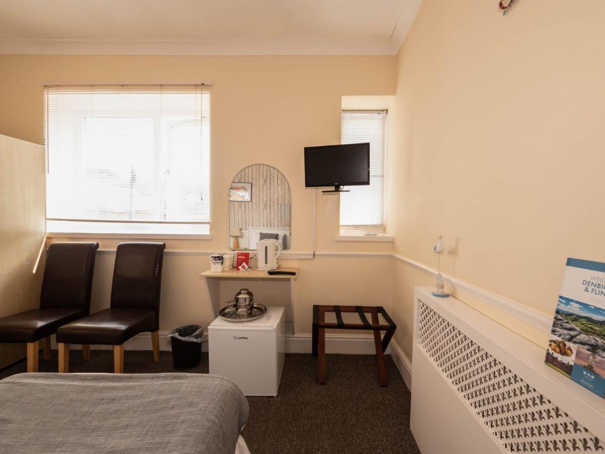 Oyo Pier Hotel Rhyl Eksteriør bilde