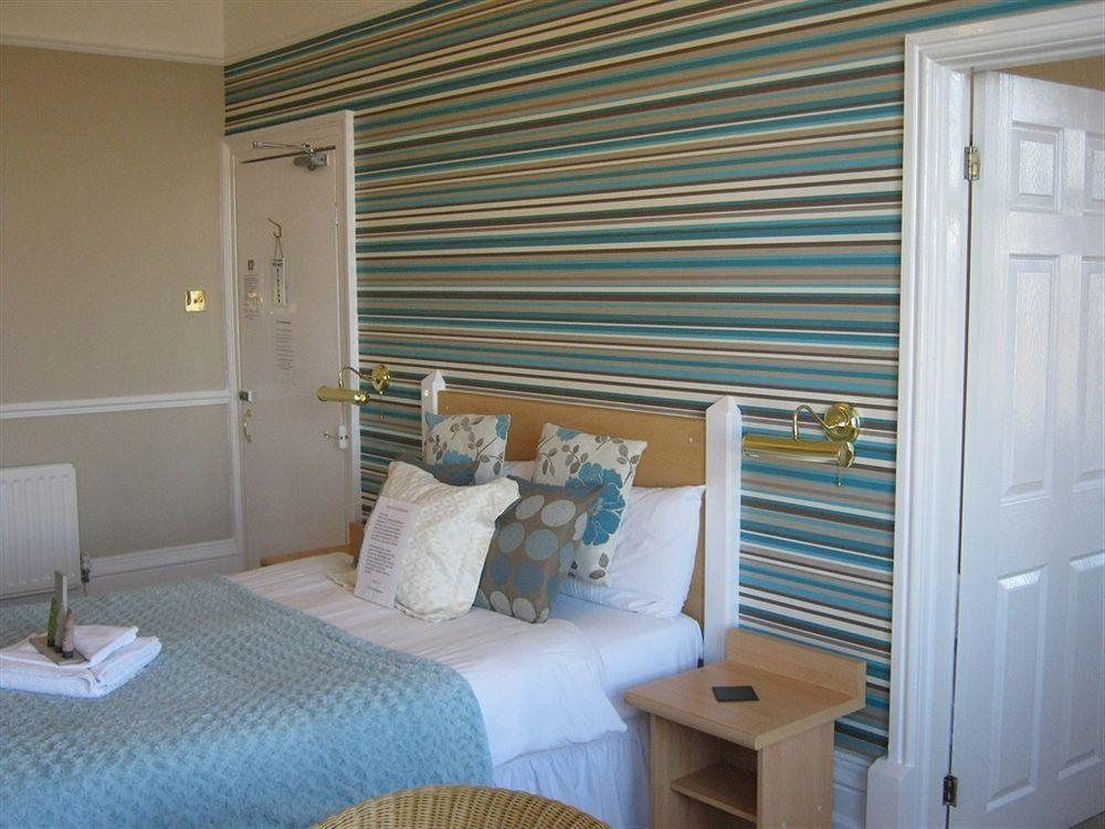 Oyo Pier Hotel Rhyl Eksteriør bilde