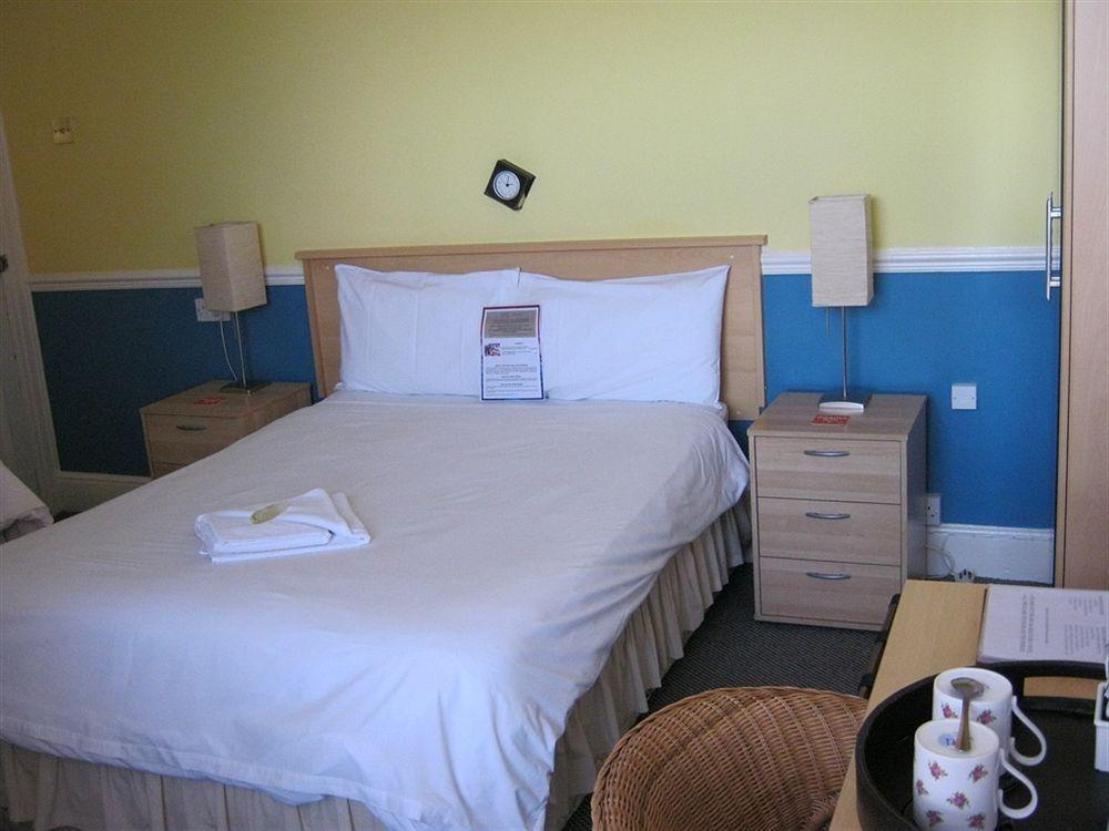 Oyo Pier Hotel Rhyl Eksteriør bilde