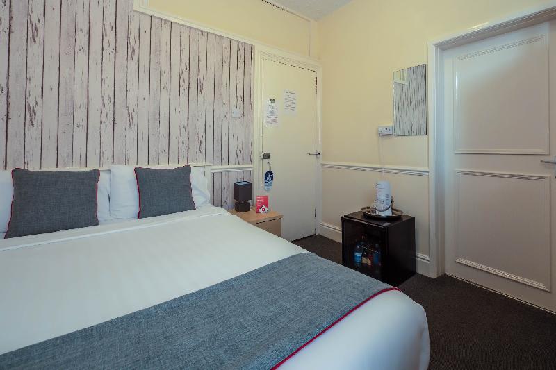 Oyo Pier Hotel Rhyl Eksteriør bilde